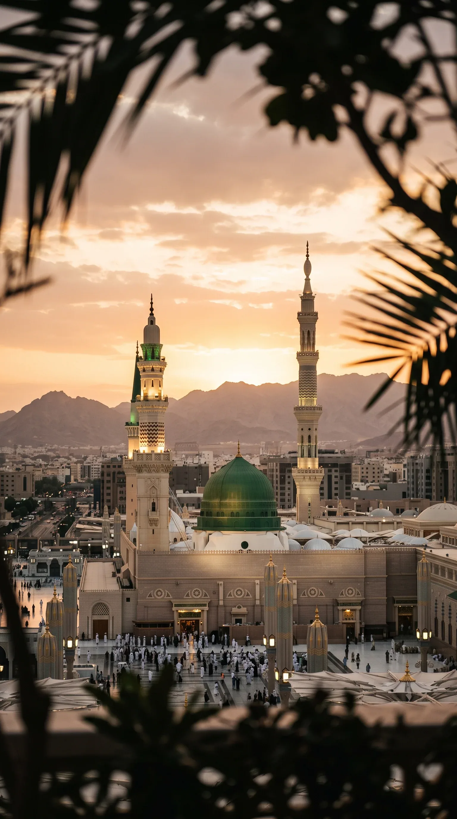 The Prophet’s Mosque in Medina rises above the surrounding city, with two intricately ornamented minarets and… - AI提示词参考图，来自西西提示词